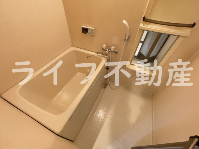 アドバンス渋川の浴室|落ち着いた空間のお風呂です