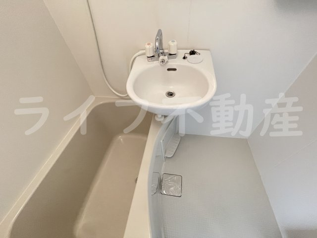 アミティ近大通りの洗面所|ゆったりとスペースのある洗面所