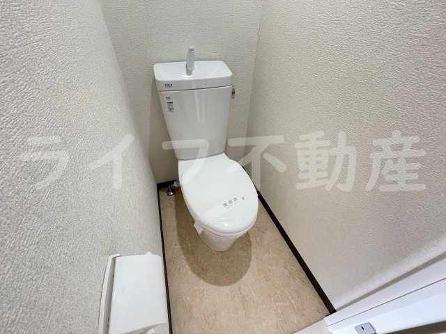 アミティ近大通りのトイレ|落ち着いた色調のトイレです