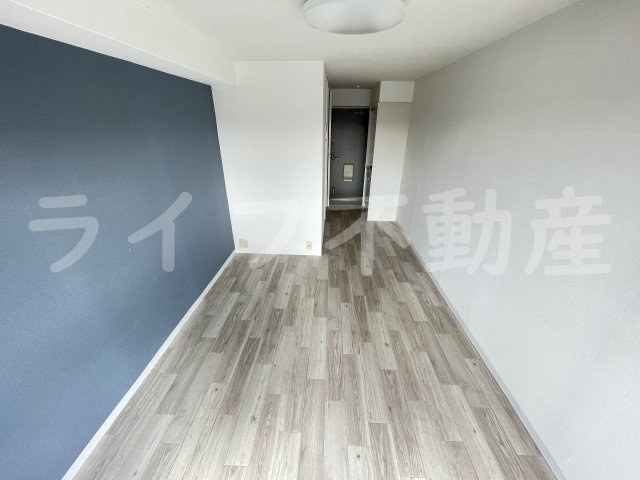 アミティ近大通りの内装|明るい色調の室内です