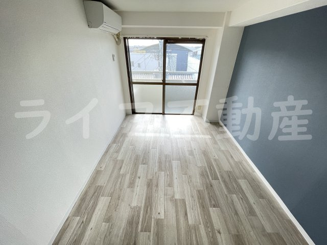アミティ近大通りの洋室|使い勝手のいい洋室です