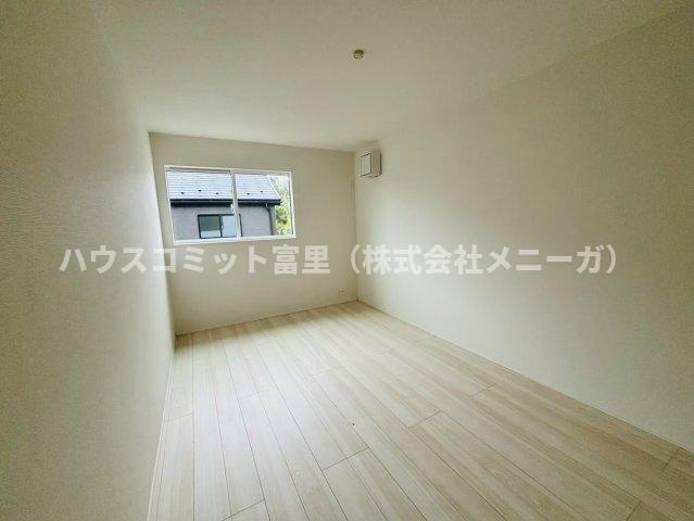 日吉倉２４－１期　新築戸建て　２号棟の洋室