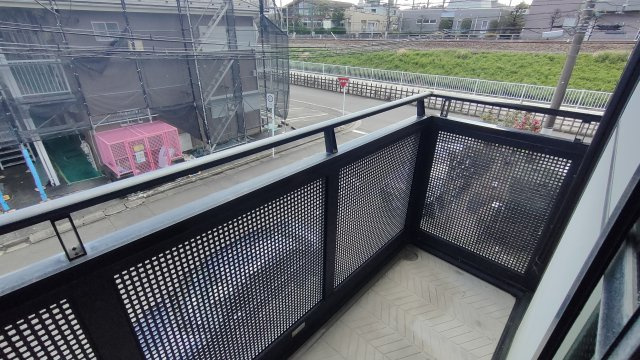 マルツォ栗木台のバルコニー|暖かな日差しのふりそそぐバルコニー