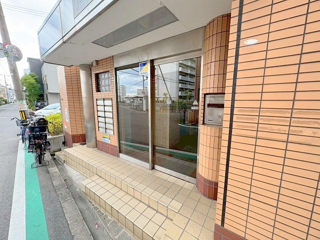 JIRO淡路のエントランス