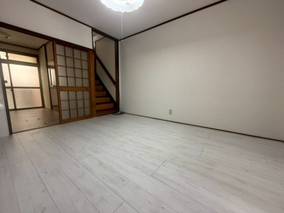 【洋室】 | 城南町4丁目貸家