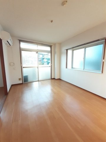 エルディム古谷の居間・リビング|ゆったりとしたリビングです