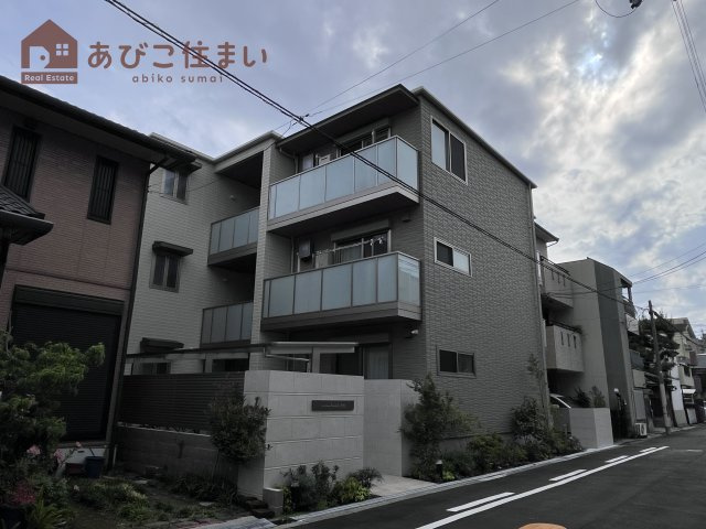 シャーメゾンブランディーユ清水丘の外観