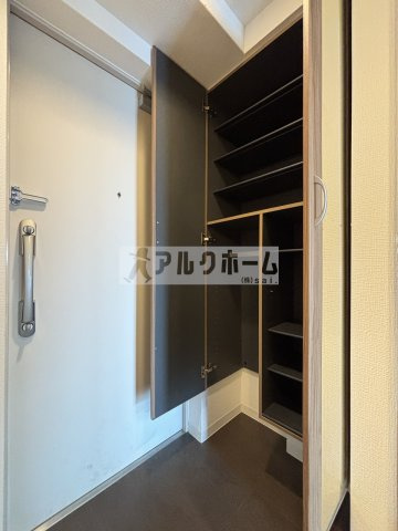 ハイムかずやの玄関