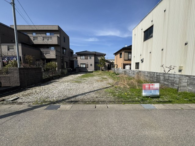 高岡市波岡売地