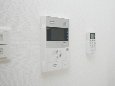 【セキュリティ】 | セオリー夕陽丘DOOR | モニター付きインターホンです