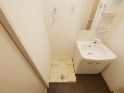 【設備】 | セオリー夕陽丘DOOR | 洗濯機置き場です