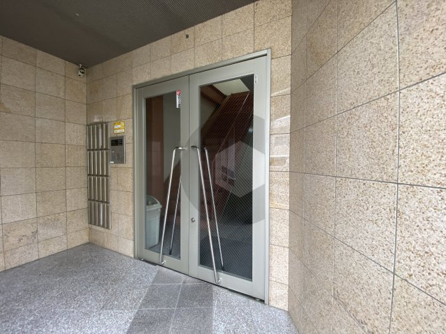 アドバンス俊徳のエントランス