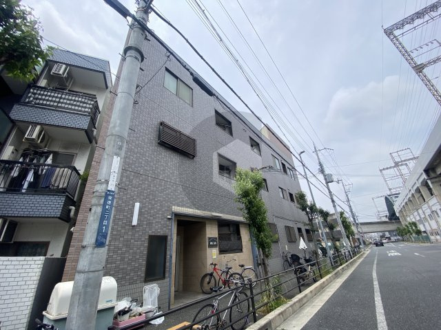 アドバンス俊徳の外観