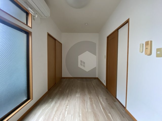 アドバンス俊徳の洋室