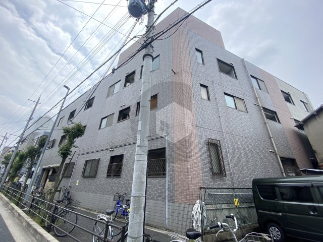 アドバンス俊徳の外観