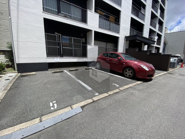 SKコーポ長瀬の駐車場