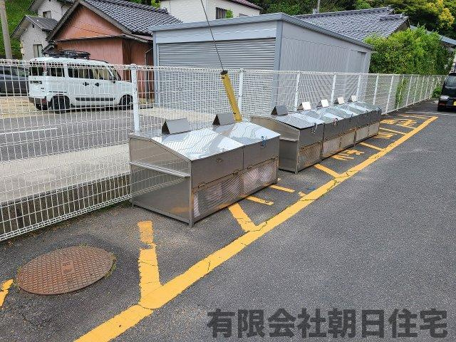 【その他共用部分】 | ネオハイツ松江 | 共有のごみステーションです