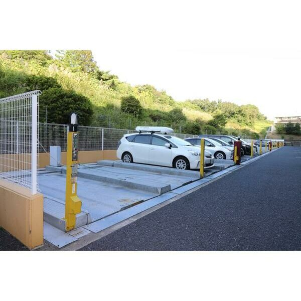 サンメゾンジェームス山サウスヒルズの駐車場|☆神戸市垂水区　サンメゾンジェームス山サウスヒルズ☆