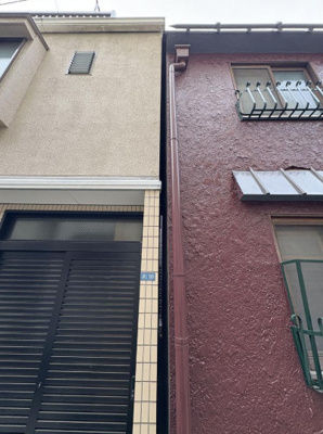 【前面道路含む現地写真】 | 台東区池之端４丁目の戸建 | 現地写真