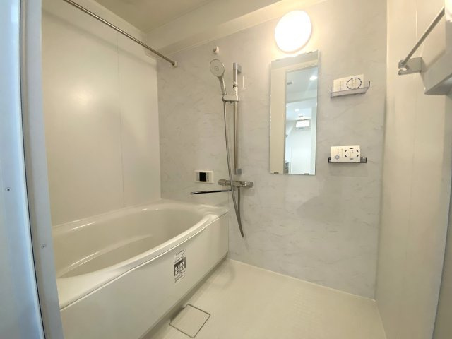 レックスハイム吉川の浴室|日々の疲れを癒すお風呂付です