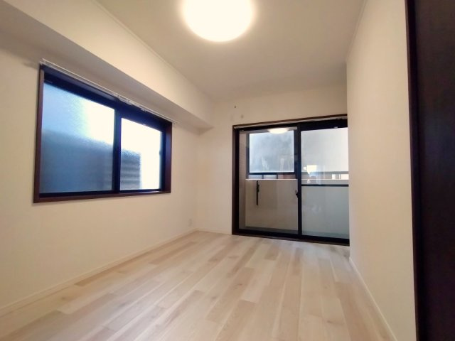 ワイズユウラク西所沢の洋室|使い勝手のいい洋室です