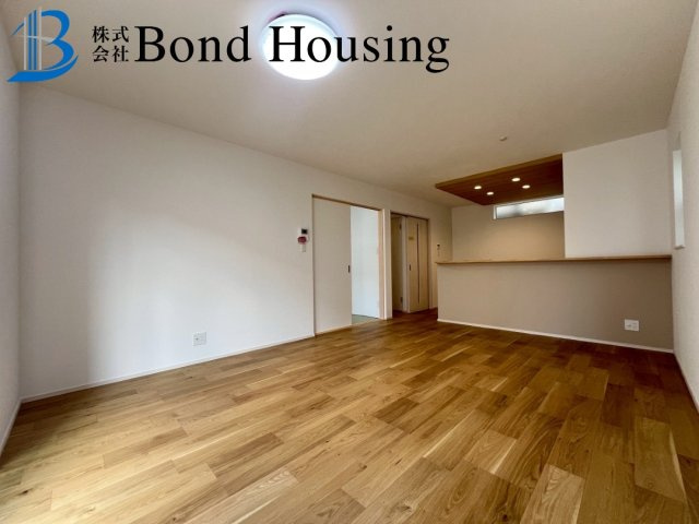 全室南向きで日当り良好　長畑町第4　新築戸建ての居間・リビング