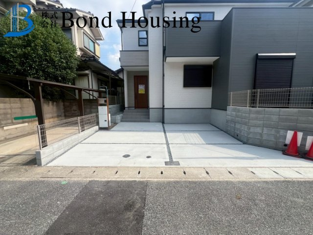 全室南向きで日当り良好　長畑町第4　新築戸建ての駐車場