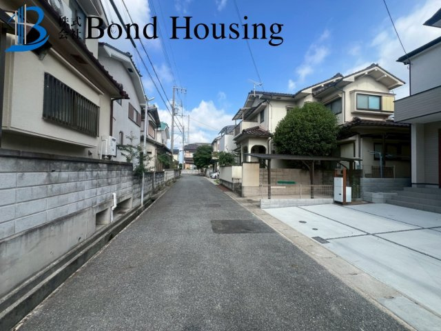 全室南向きで日当り良好　長畑町第4　新築戸建ての前面道路含む現地写真