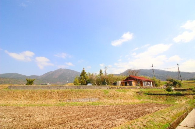 ■□■大山町赤松古家付土地■□■の外観|南方向には建物がなく、日当たり良好になります。