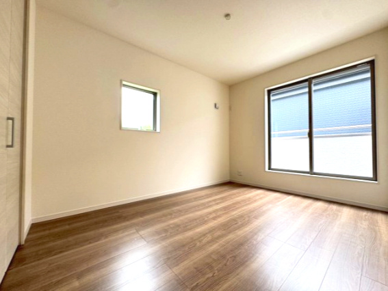 リーブルガーデン三田町第7期５号棟の洋室