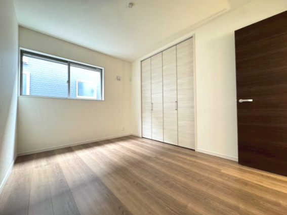 リーブルガーデン三田町第7期５号棟の洋室