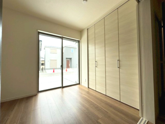 リーブルガーデン三田町第7期５号棟の洋室