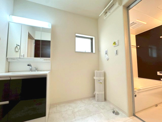 リーブルガーデン三田町第7期５号棟の独立洗面台