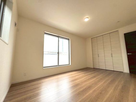 リーブルガーデン三田町第7期５号棟の洋室