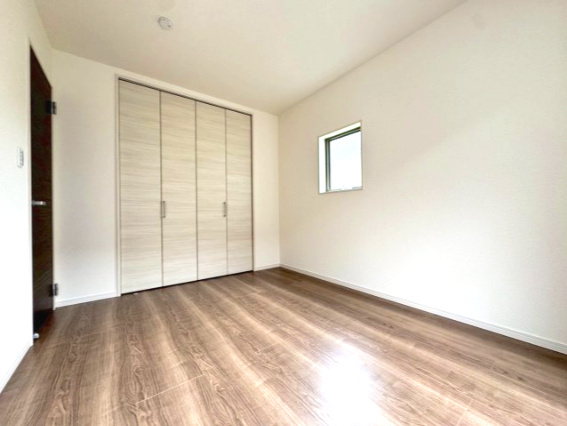 リーブルガーデン三田町第7期５号棟の洋室