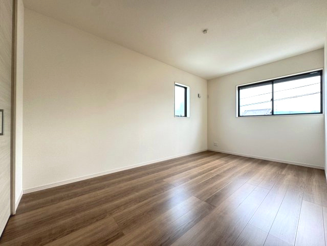 リーブルガーデン三田町第7期1号棟の洋室