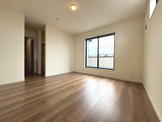 リーブルガーデン三田町第7期1号棟の洋室