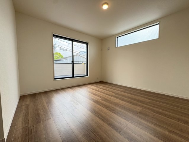 リーブルガーデン三田町第7期1号棟の洋室