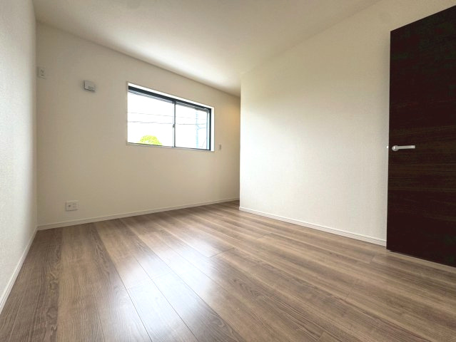 リーブルガーデン三田町第7期1号棟の洋室
