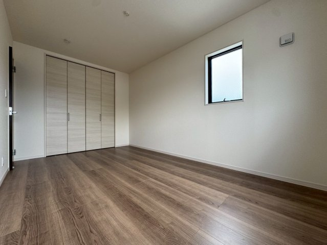 リーブルガーデン三田町第7期1号棟の洋室