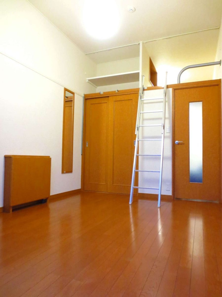 レオパレスボヌールメゾンDの居間・リビング