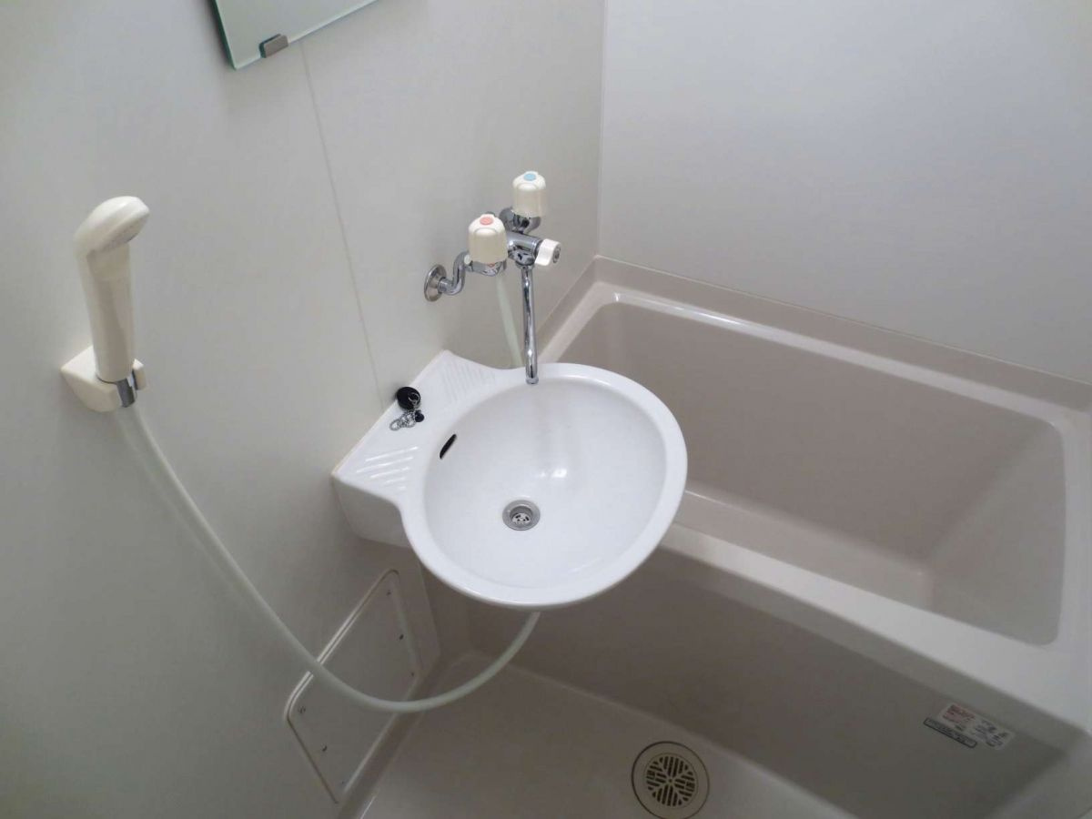 レオパレスボヌールメゾンDの浴室