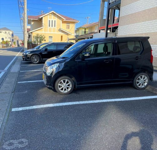 レオパレスブルーメハイム高田Ⅱの駐車場