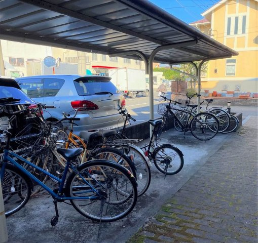 レオパレスブルーメハイム高田Ⅱのエントランス