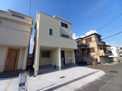 【外観】 | ファミリエ津之江E棟