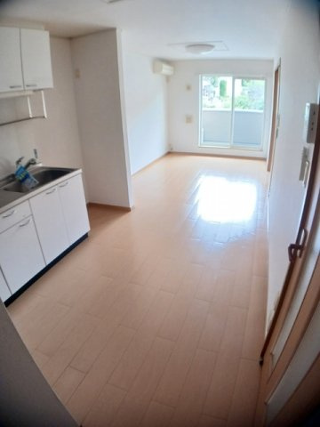 メイプルビュ－・プラッツＡの居間・リビング