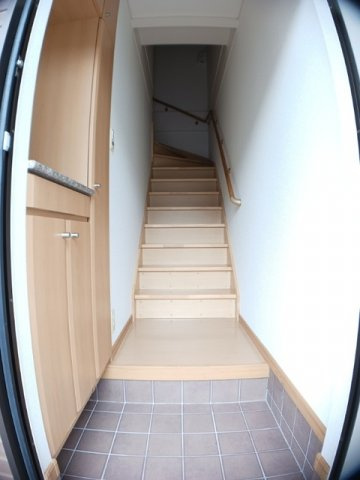 メイプルビュ－・プラッツＡの玄関