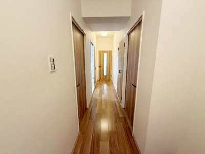 【内装】 | ローレルハイツ東天美 | オープンでのびやかな空間を生み出す、こだわりの広がりとゆとり。家族と過ごす時間を大切にしたい方にぴったりの明るくゆとりある住空間です。