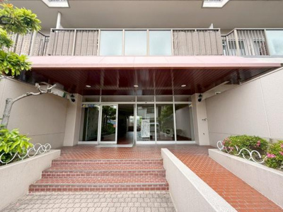 【エントランス】 | ローレルハイツ東天美 | 「初めまして！」が集まる分譲地。たくさんの子供たちが年齢を問わずに、仲良く一緒に成長できるのは大型分譲地の特徴ですね。