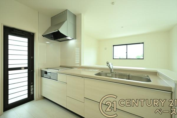 リーブルガーデン大豆越 ３号棟 ／新築一戸建のキッチン|■現地撮影写真■家族とのコミュニケーションがとりやすい人気のカウンターキッチン！